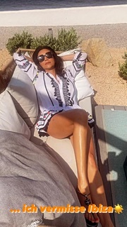 Verona Pooth feet photo thumbnail