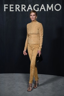 Uma Thurman feet photo thumbnail