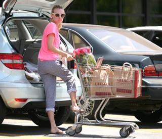 Diane Kruger feet photo thumbnail