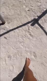 Edyta Górniak feet photo thumbnail