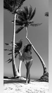 Edyta Górniak feet photo thumbnail