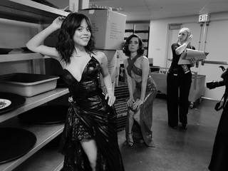 Aubrey Plaza feet photo thumbnail
