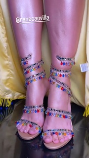 Lívia Andrade feet photo thumbnail