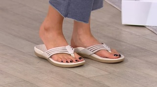 Courtney Khondabi feet photo thumbnail
