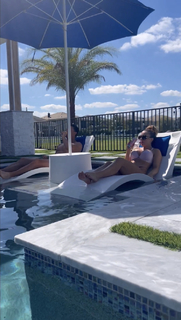 Amanda Saccomanno feet photo thumbnail