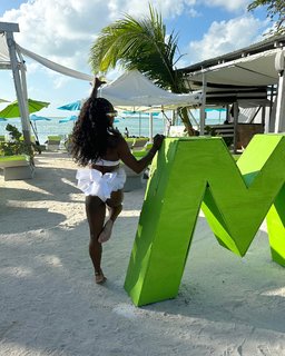 Simone Biles feet photo thumbnail