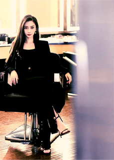 Angelababy feet photo thumbnail