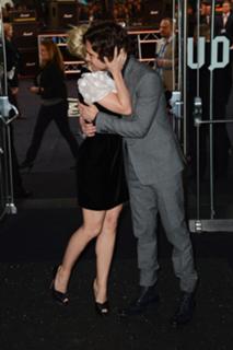 Julianne Hough feet photo thumbnail