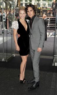 Julianne Hough feet photo thumbnail