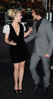 Julianne Hough feet photo thumbnail