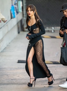Jenna Ortega feet photo thumbnail