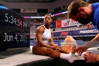 Simone Biles feet photo thumbnail