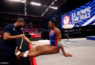 Simone Biles feet photo thumbnail
