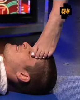Olivia Munn feet photo thumbnail