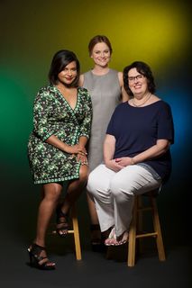 Mindy Kaling feet photo thumbnail