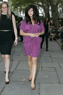 Tiffani Thiessen feet photo thumbnail