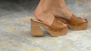 Courtney Khondabi feet photo thumbnail