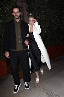 Kesha feet photo thumbnail