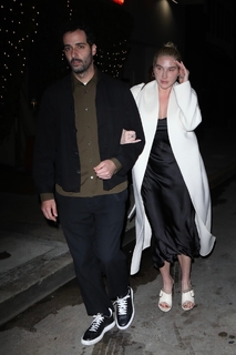 Kesha feet photo thumbnail