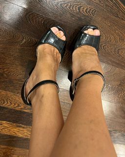 Veronica Maya feet photo thumbnail