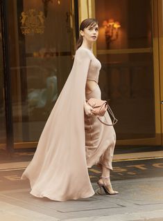 Lily Collins feet photo thumbnail