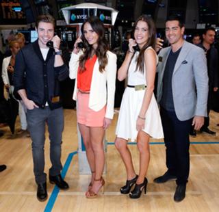 Jordana Brewster feet photo thumbnail