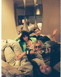 Peyton List feet photo thumbnail