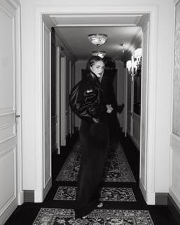 Rosie Huntington-Whiteley feet photo thumbnail