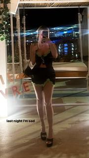 Tana Mongeau feet photo thumbnail