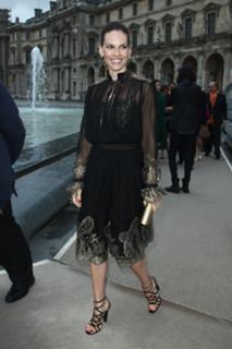Hilary Swank feet photo thumbnail