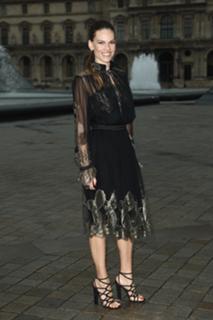 Hilary Swank feet photo thumbnail