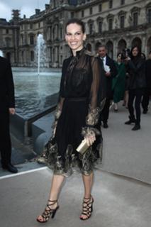 Hilary Swank feet photo thumbnail