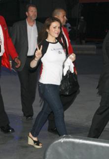 Alyssa Milano feet photo thumbnail