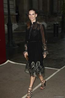 Hilary Swank feet photo thumbnail