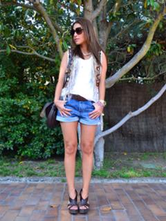 Paula Echevarría feet photo thumbnail