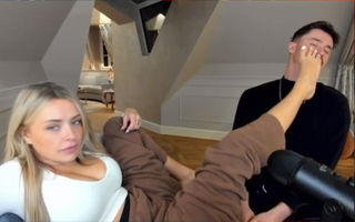 Corinna Kopf feet photo thumbnail