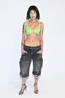 Halsey feet photo thumbnail
