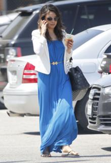 Mila Kunis feet photo thumbnail