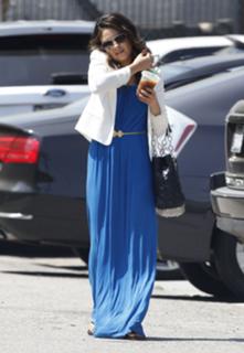Mila Kunis feet photo thumbnail
