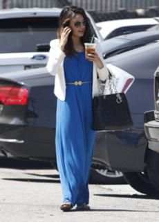 Mila Kunis feet photo thumbnail