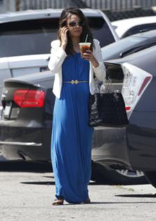 Mila Kunis feet photo thumbnail