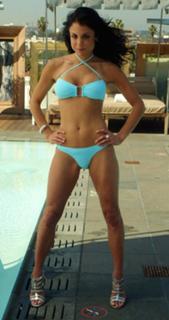 Bethenny Frankel feet photo thumbnail