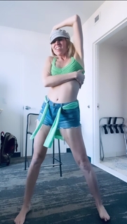 Debbie Gibson feet photo thumbnail
