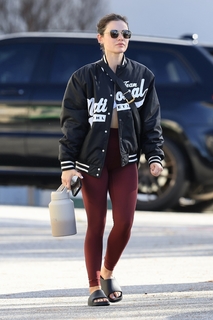 Lucy Hale feet photo thumbnail