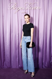 Josephine Skriver feet photo thumbnail