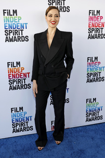Aubrey Plaza feet photo thumbnail