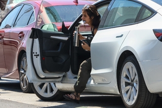 Camila Cabello feet photo thumbnail