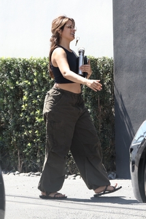 Camila Cabello feet photo thumbnail