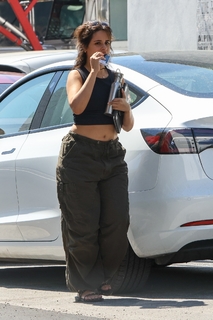 Camila Cabello feet photo thumbnail