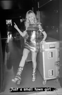 Debbie Gibson feet photo thumbnail